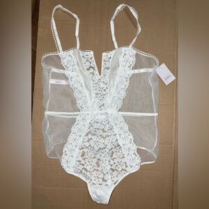 NWT White Mesh & lace lingerie one piece bodysuit wedding date night sleepwear